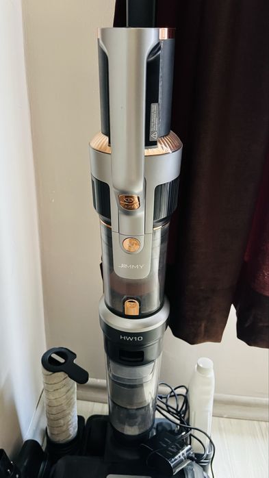 Вертикална прахосмукачка JIMMY HW10