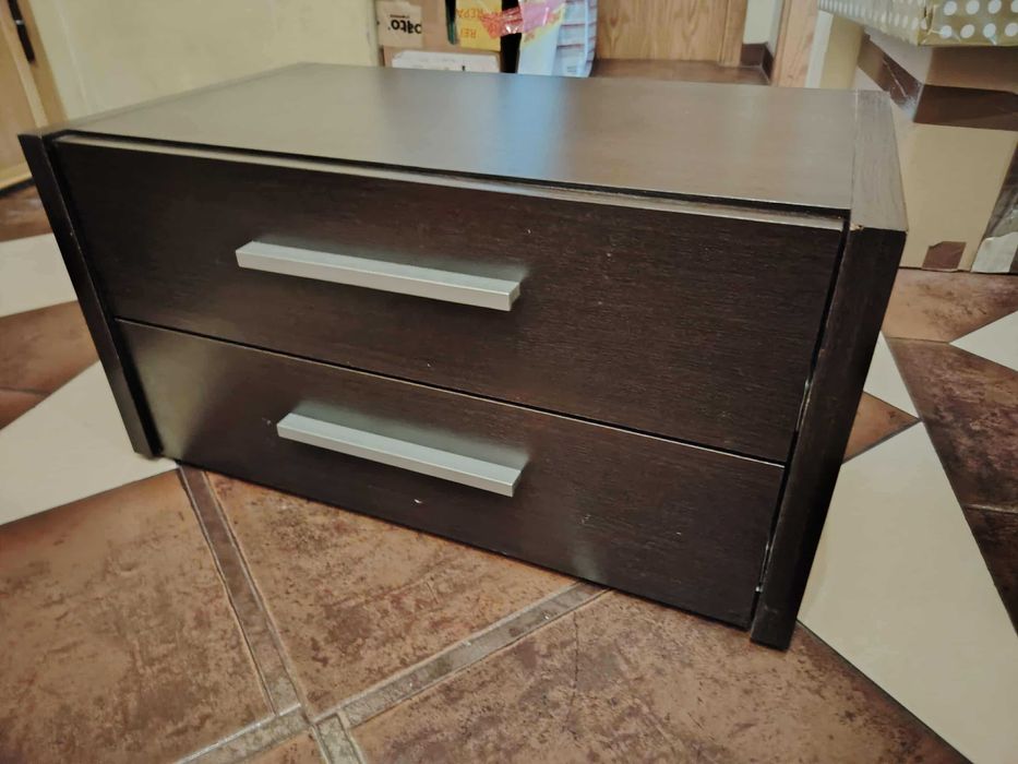 Спалня и Две Нощни Щкафчета, ПДЧ