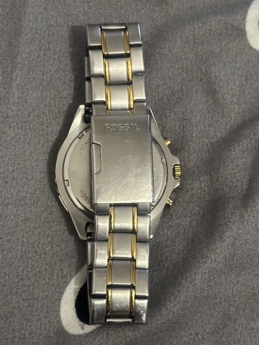 vand ceas fosil urgent