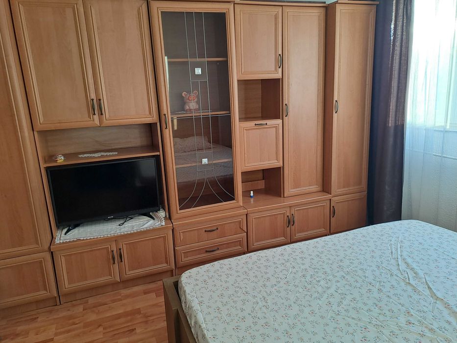 Inchiriez camera camin