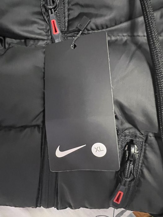 НОВ Мъжки елек / грейка с качулка Nike, черен