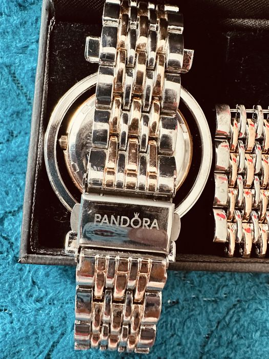 Часовник PANDORA дамски ръчен часовник