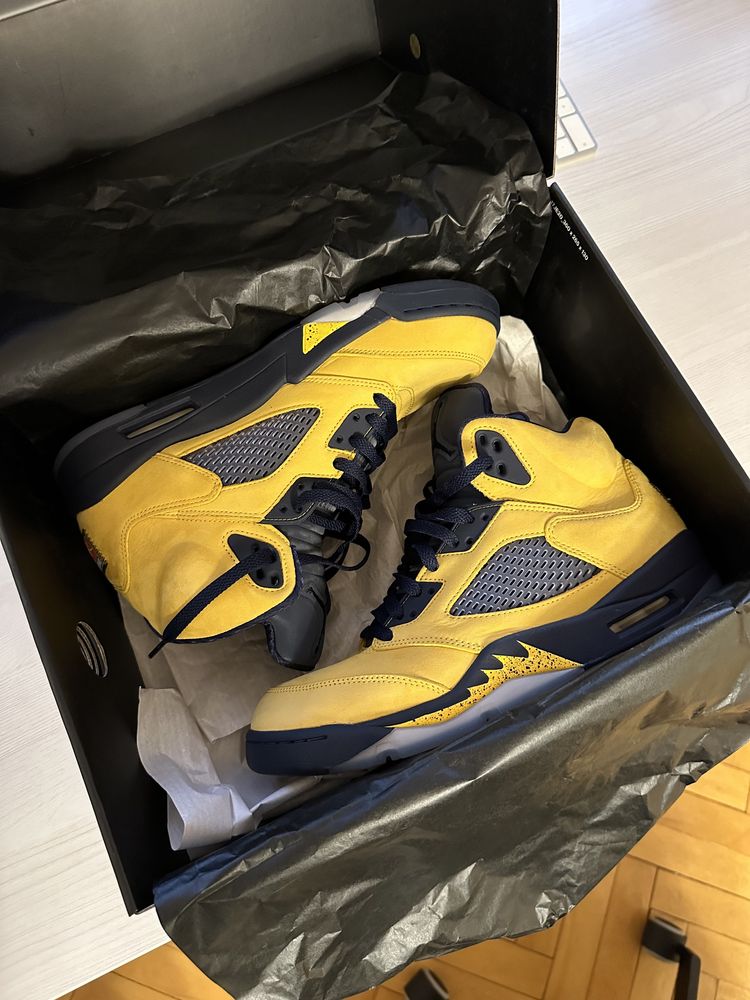 Nike Air Jordan Retro 5 MICHIGAN