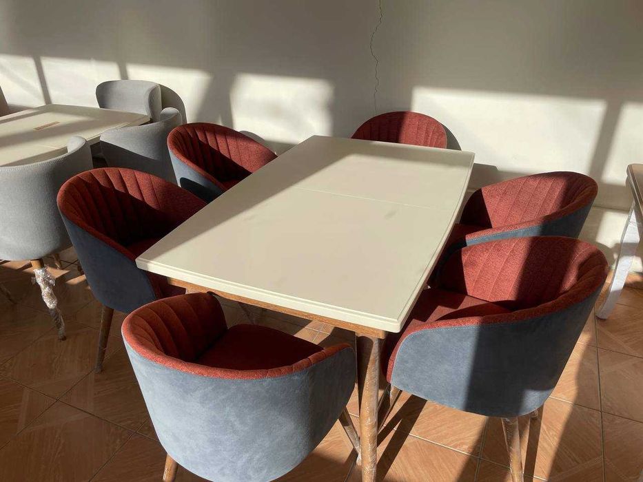 Продаются столы и стулья ( в наличии)