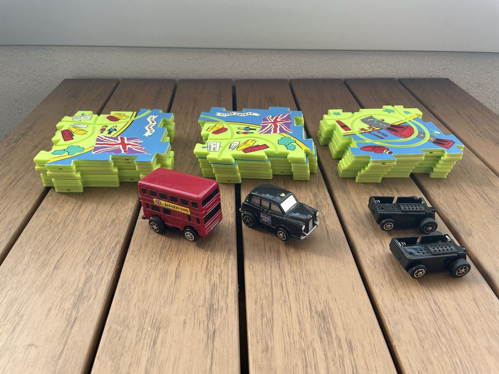 Hamleys puzzle cu autovehicul actionat de baterie