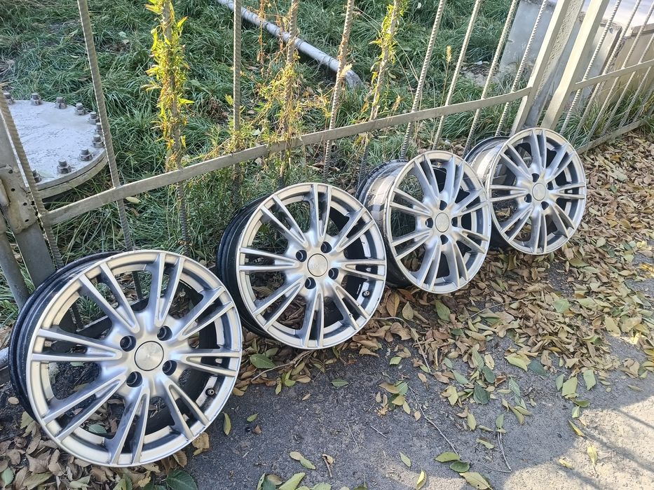 Продам диски на 15 кия хундай