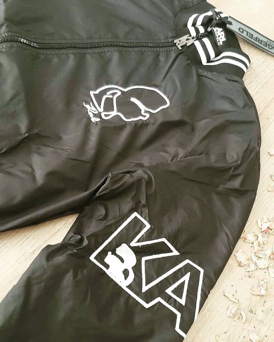 Ново дамско яке Карл