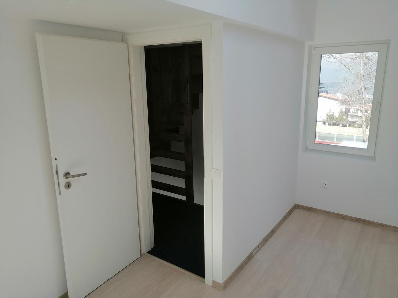 Дава се под наем Къща в София, Драгалевци - 220 кв.м за 2290 € - Снимка #4