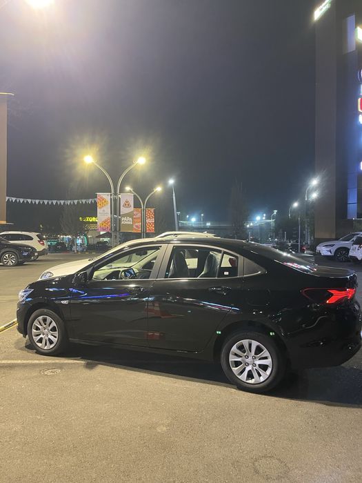 Onix 3 lt  | 2024  |  1 400 km