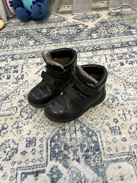 Детские сапоги  30 размер 2000 тг