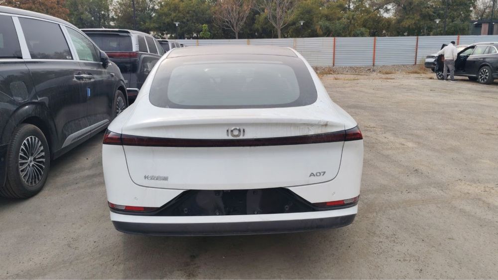 Changan Nevo A07 Gibrid   Qora Oq changan a07 SROCHNO SOTILADI