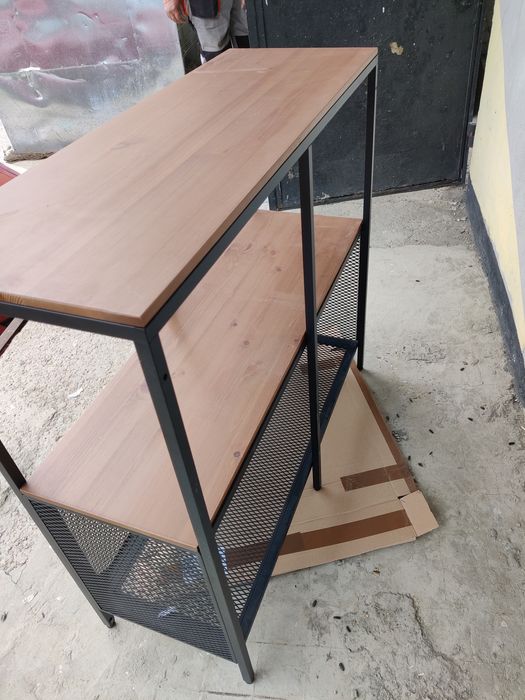 Mobilier terasa cu usi metalice perforate