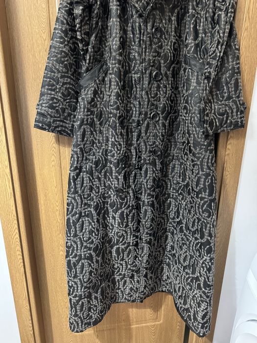 Palton lung si elegant de dama marimea 40.