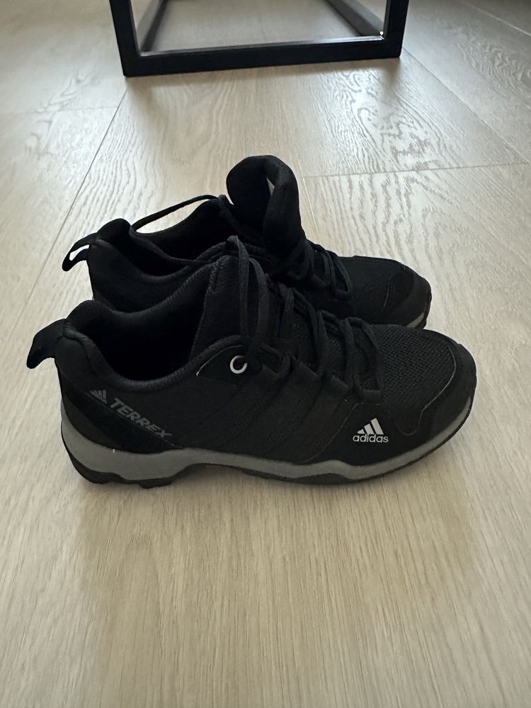 Adidas terrex copii marime 32