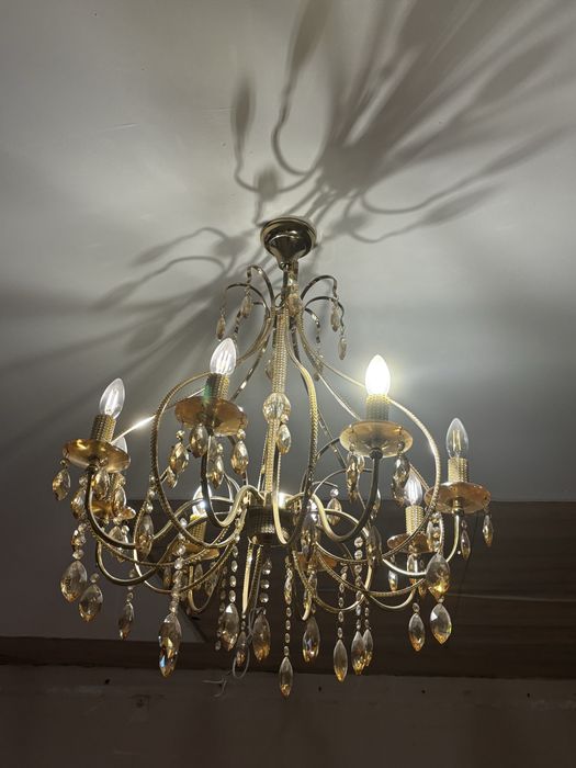 Продаю люстры хорошие