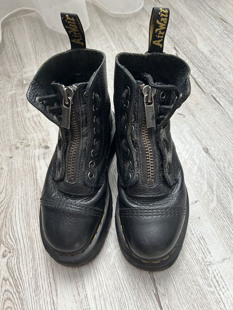 Ghete Dr Martens, mărimea 35
