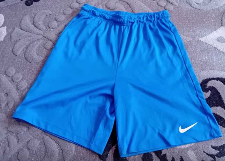 Оригинални къси панталони Nike - размер XL