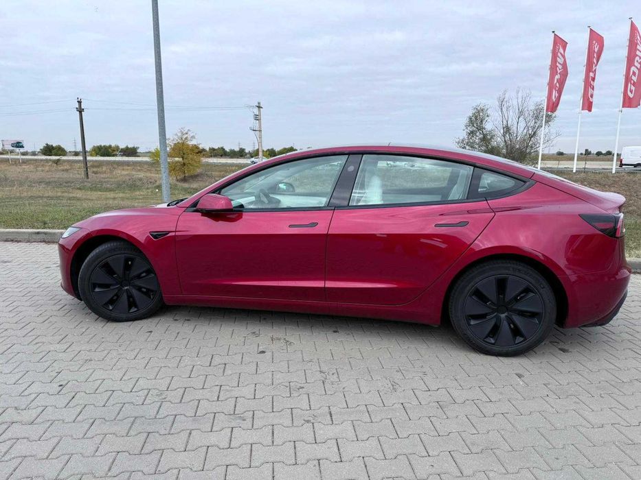 Model 3 Highland 2023 LR Red - Interior Alb - 30.449Km (Deducere TVA)
