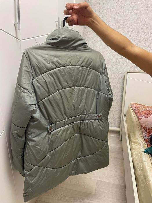 Женскую демисезонную куртку