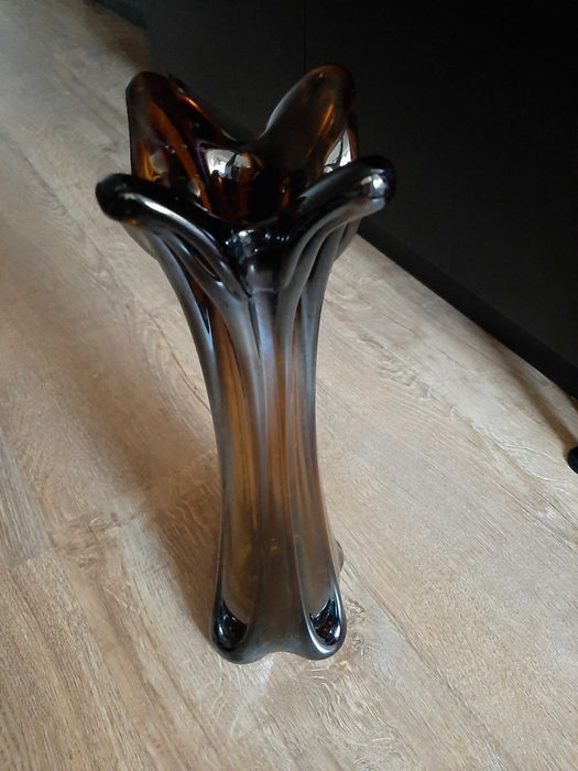 Vaza veche din sticla