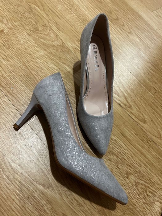 Токчета в сив цвят с блясък