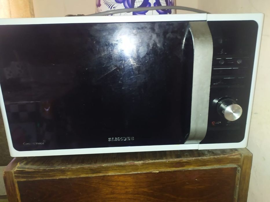 Продаю микроволновую печь  бу