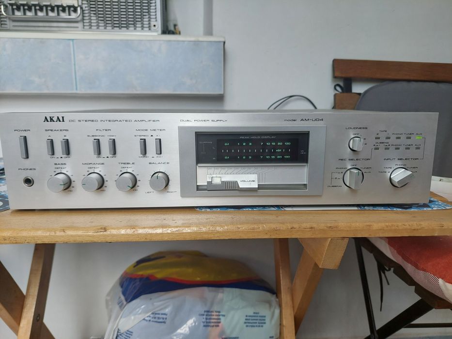 Amplificator akai