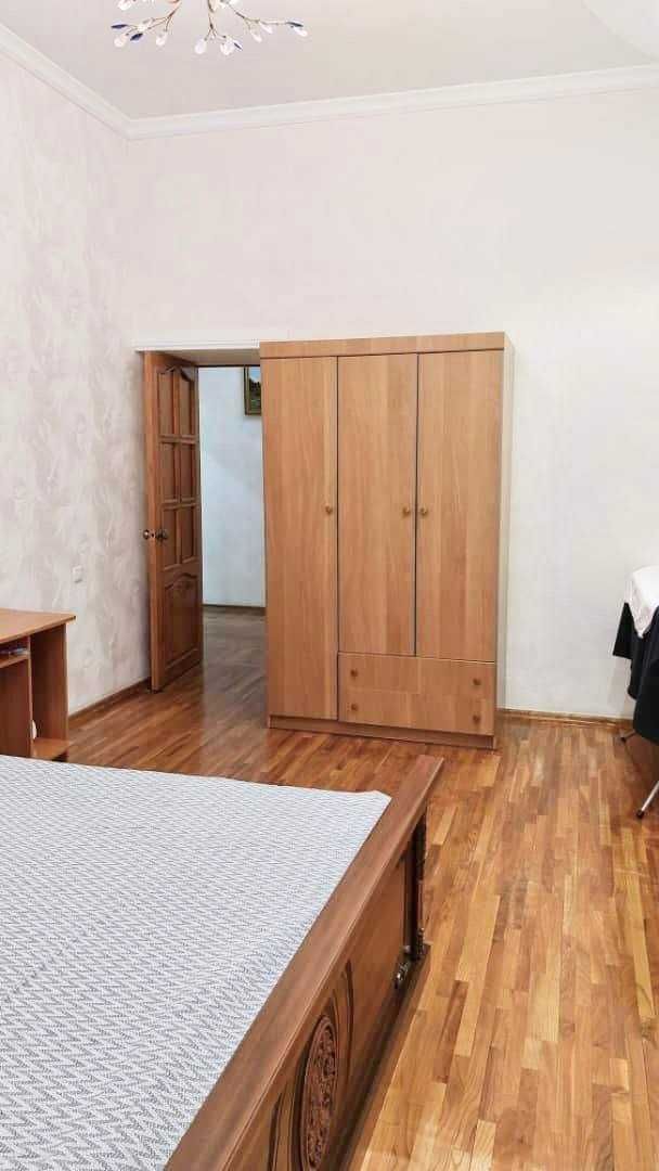 Сдается в аренду 3 комнатная квартира 137 м.кв метро Ойбек
