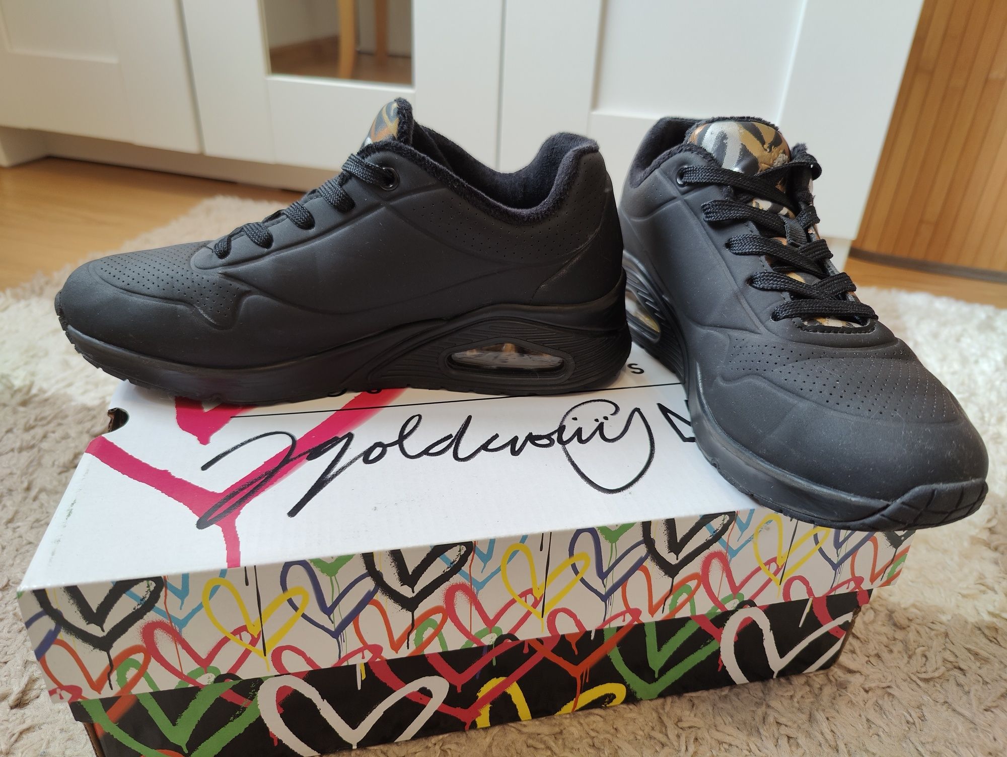 Skechers - Metallic Love размер 37,5