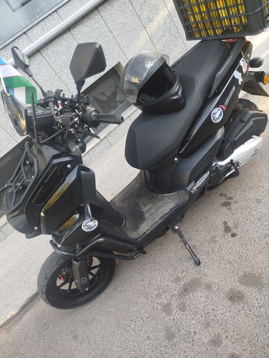 Tank skuteri barter qilinadi