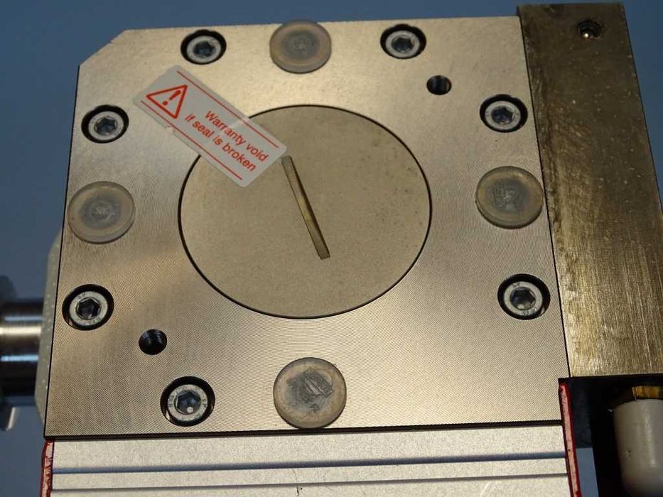 Вакуум помпа PFEIFFER VACUUM TMH 262 P Turbomolecular Pump 210L/S