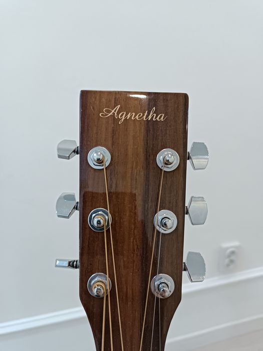 Гитара сатылады.