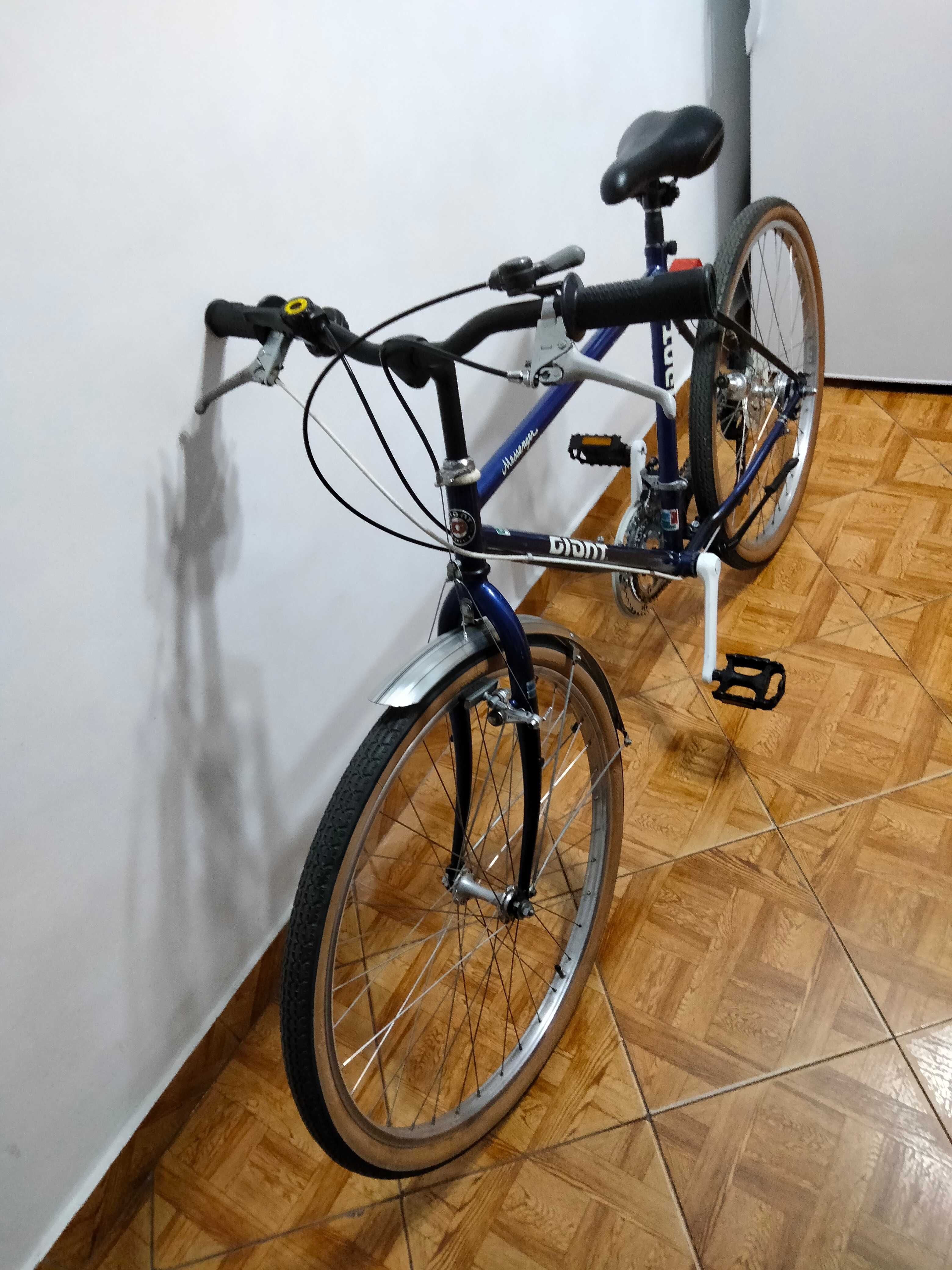 Bicicleta adulți Giant echipare Shimano