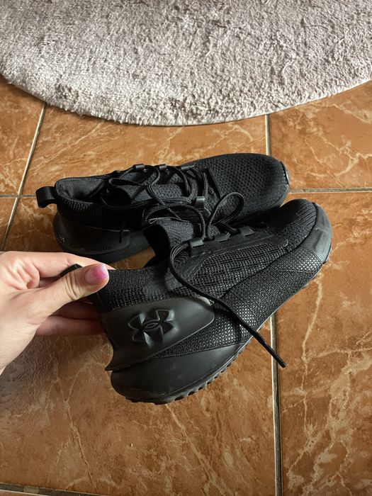 Adidasi Under armour