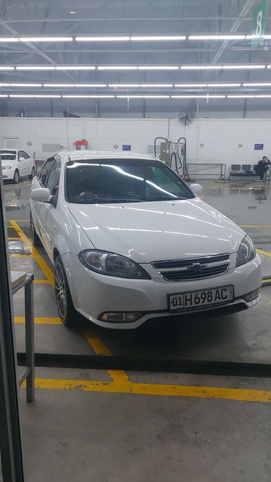 Ласетти сотилади