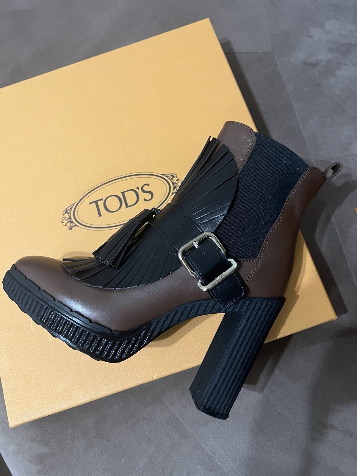 Дамски боти TODS, чисто нови