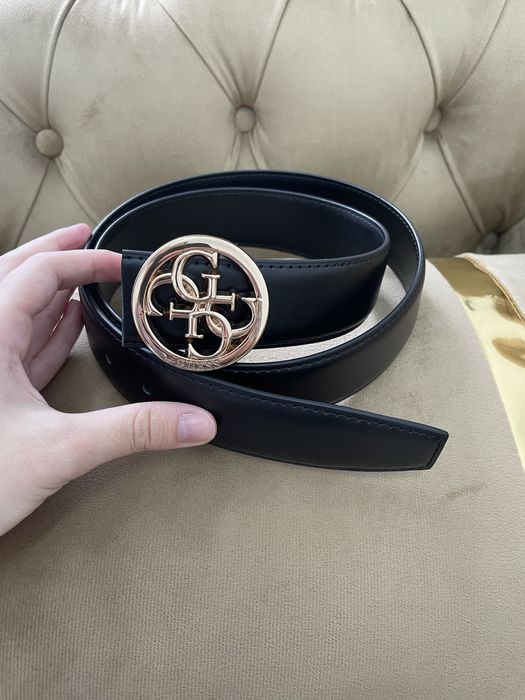 Curea Guess negru-auriu