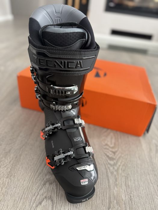 Clapari Tecnica Mach Sport MV 100, noi