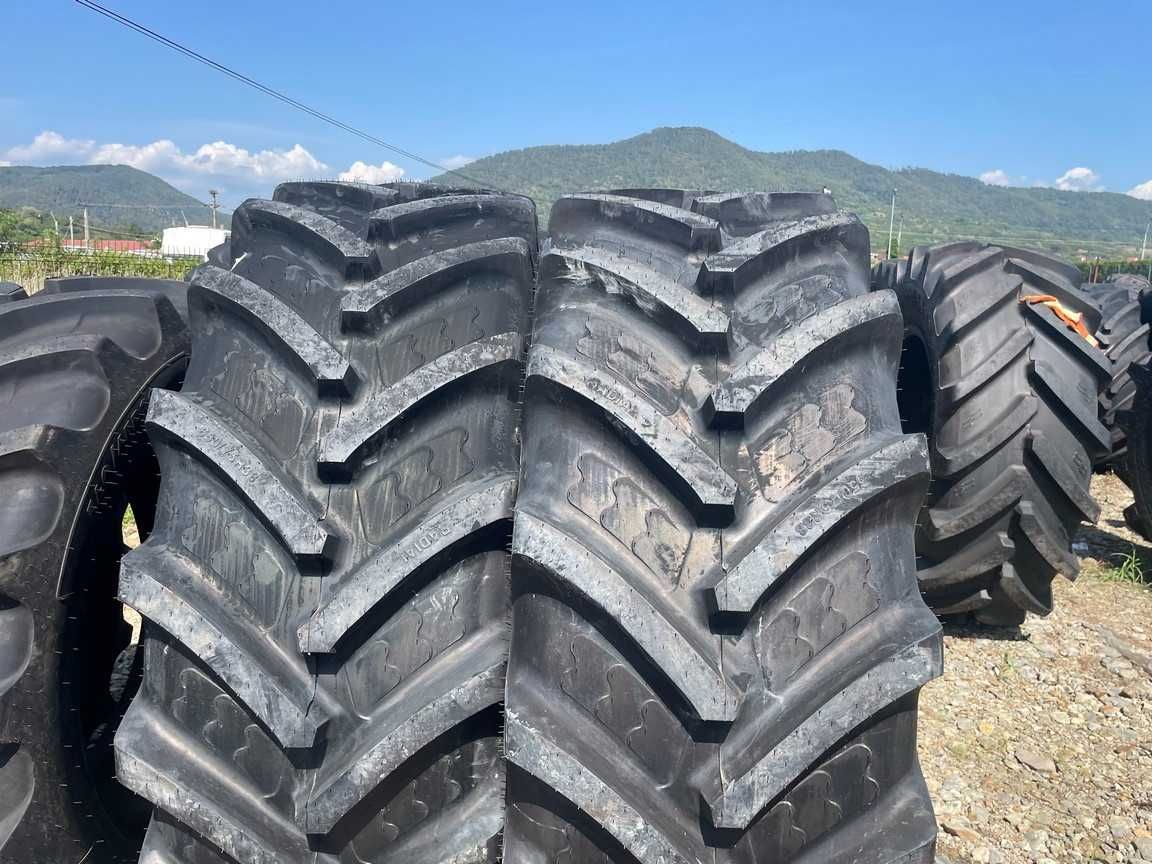 Anvelope noi radiale 650/75R38 marca BKT pentru tractor spate CASE