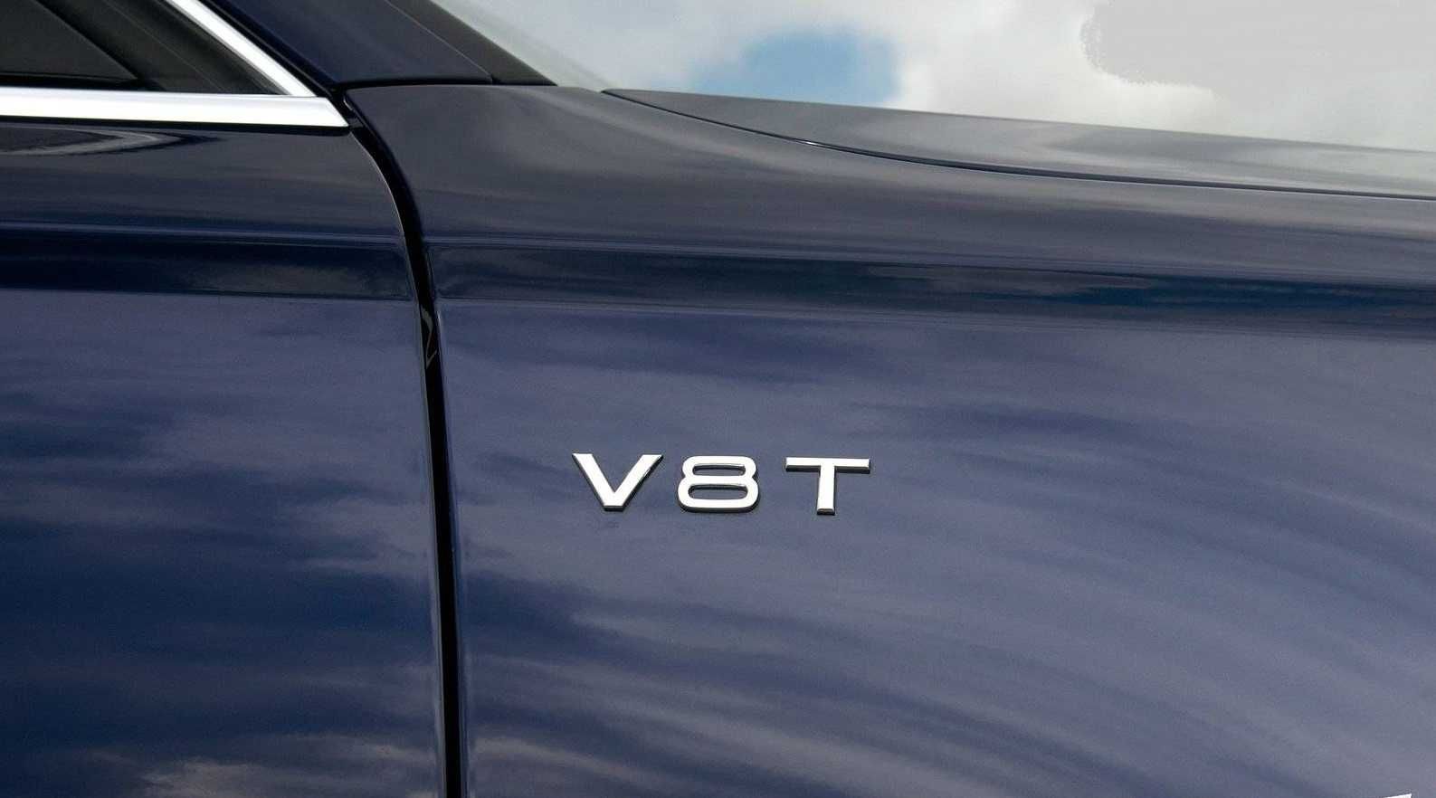 Emblema V6T, V8T pentru aripi Audi, Negru sau Chrom