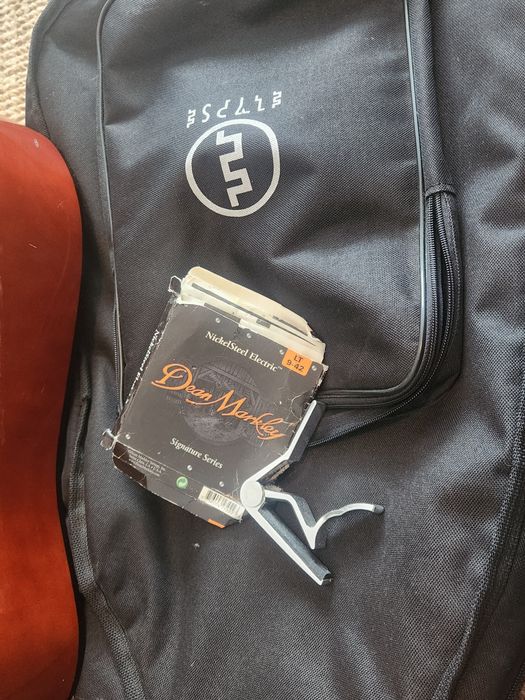 Chitara acustica Montana