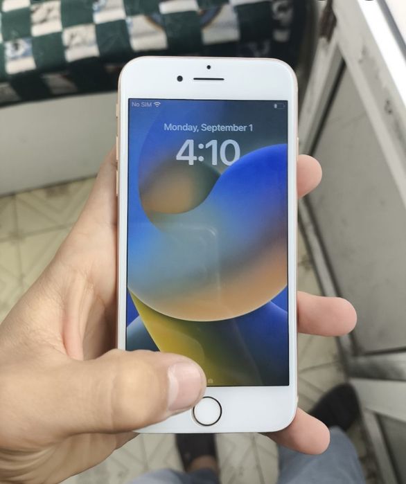 Iphone 8 gold garantiyasi bor 6 oy