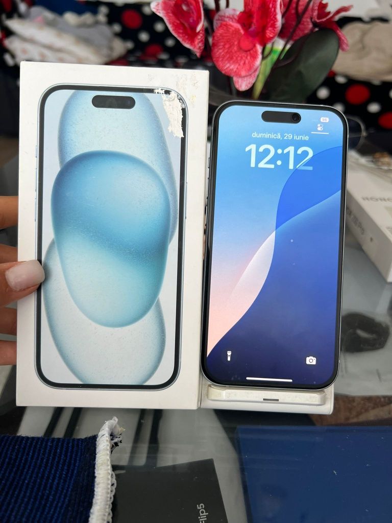 Vând schimb iPhone 15..impecabil