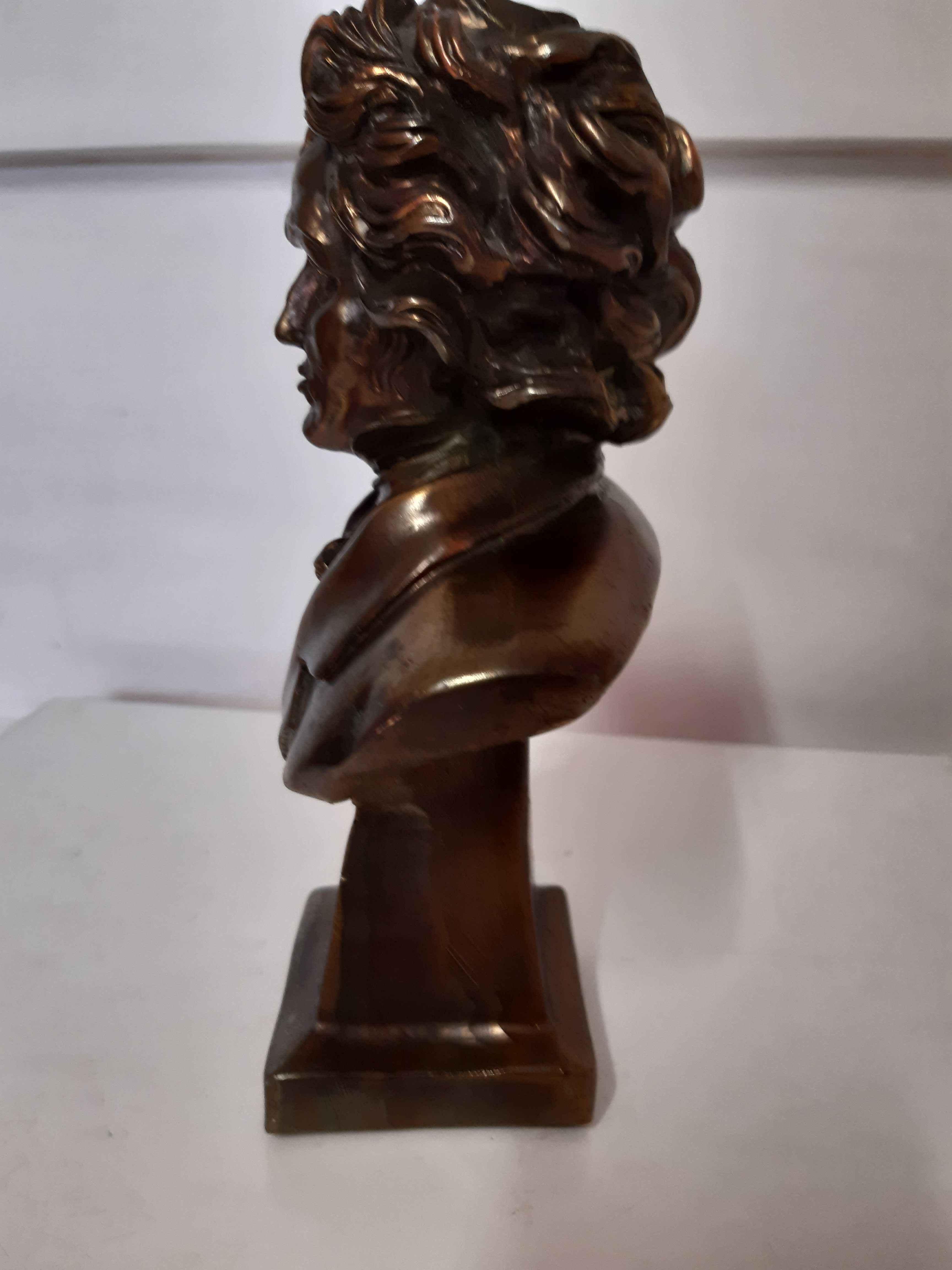 Statueta bust ,,L.V.Beethoven,, din compozit, inalt 21cm, camera copil