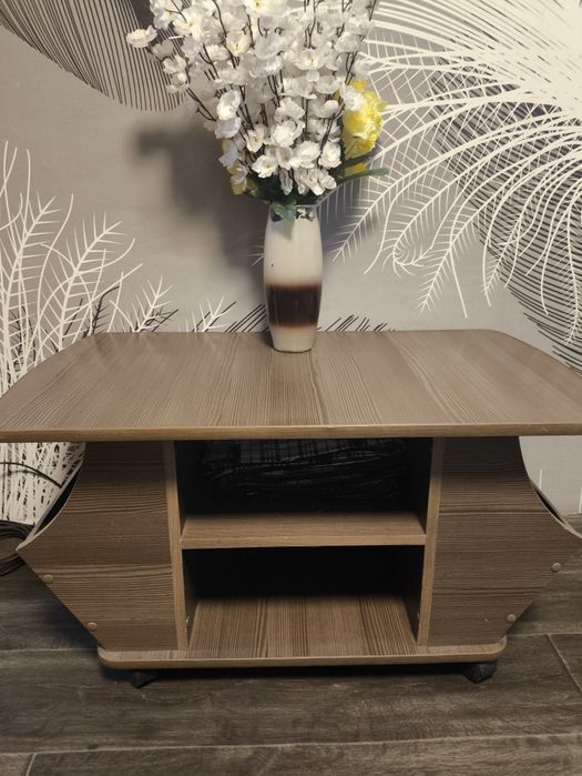 Продам журнальный столик