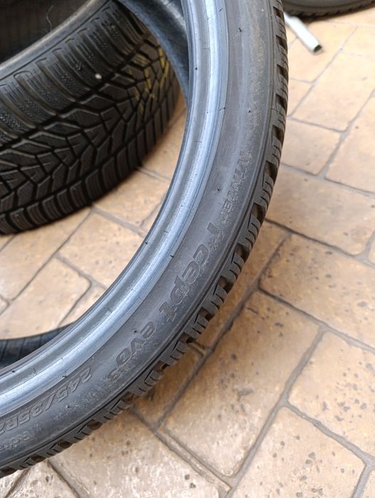 Летни гуми Hankook 245/35/20 dot 2023