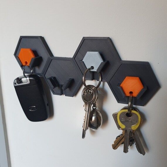 Ключодържател “Hex Hook” – стилен и практичен