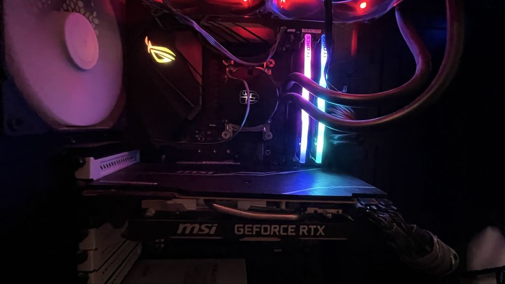 Геймърски компютър с RTX 2070 SUPER, Ryzen 5 5600X