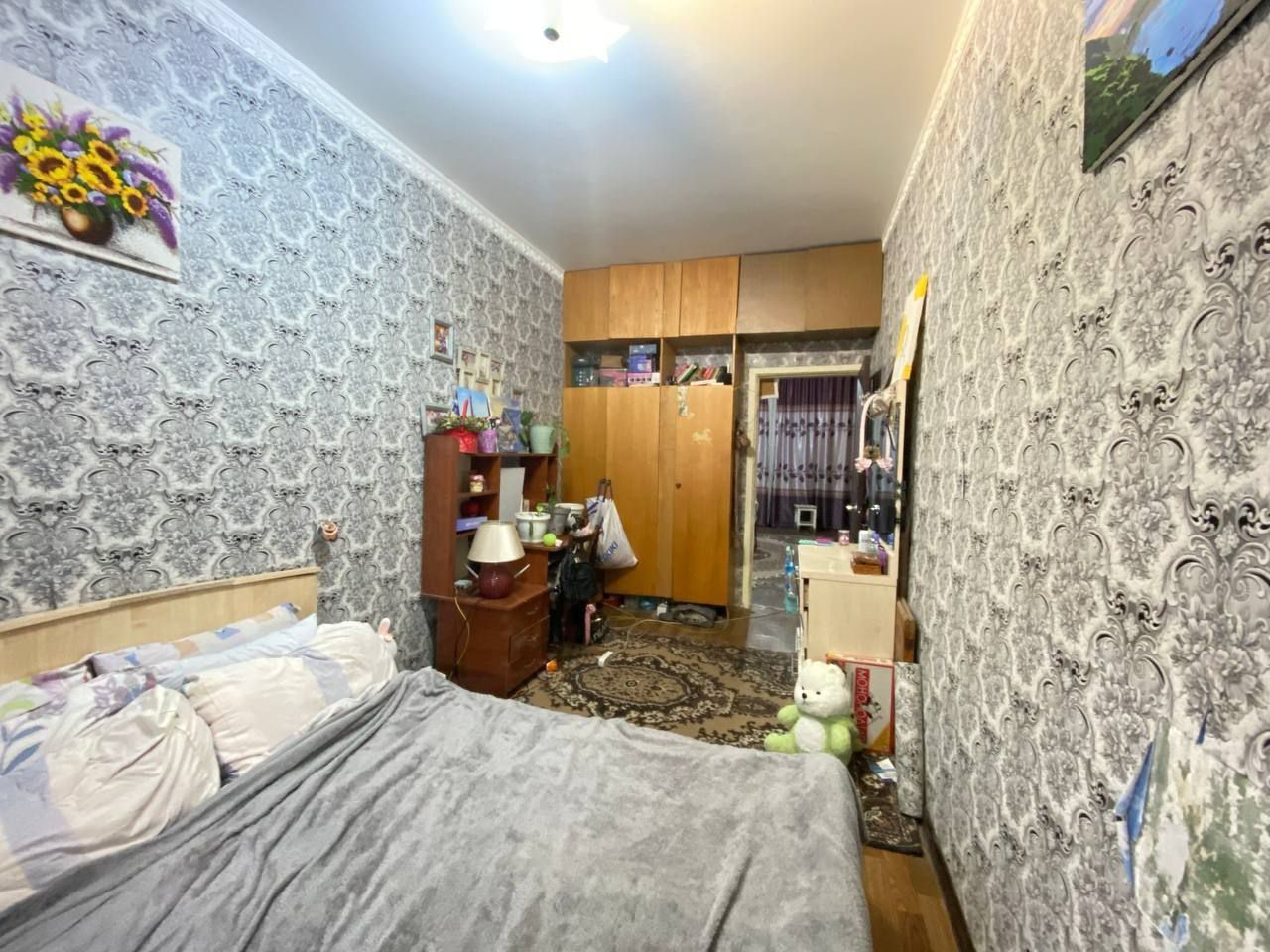 Продаеться квартира 2/2/4 массив Феруза