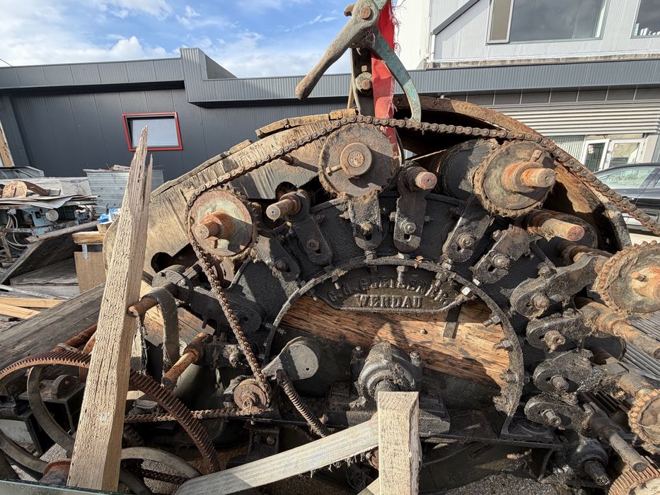 Антикварна текстилна машина Carding Machine (1900–1930 г.)